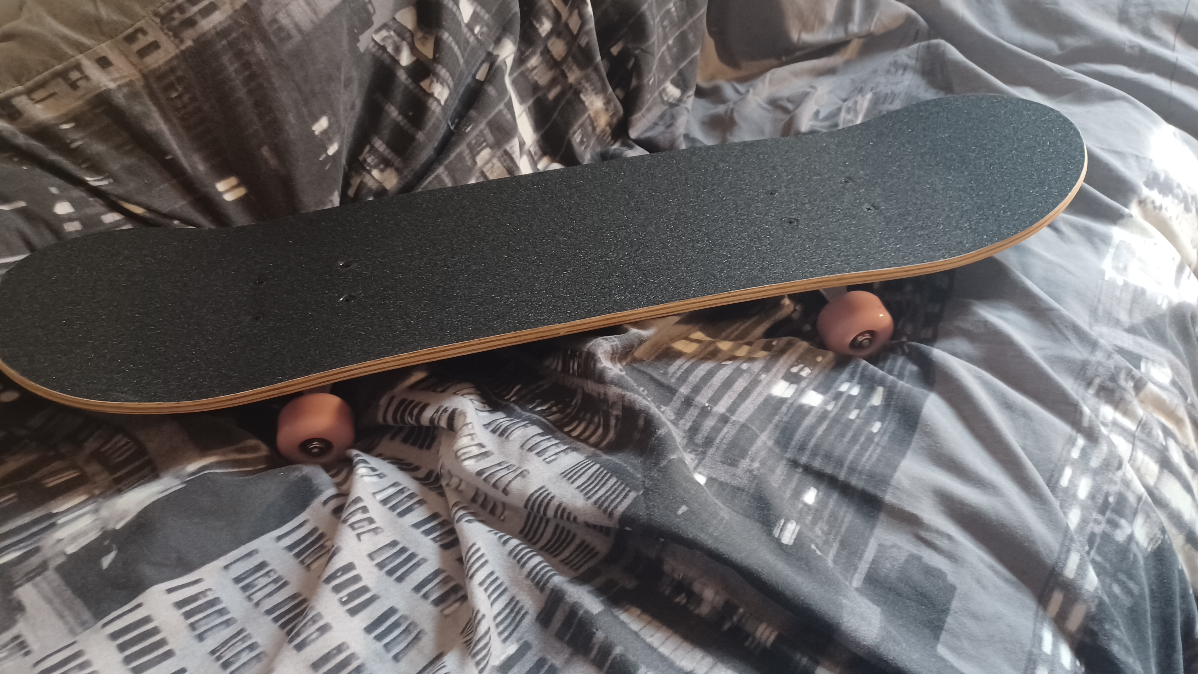 Image of the skateboard from above